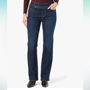 Signature GOLD LEVI STRAUSS Totally Shaping Pull On Bootcut PLUS SIZE 18 Short